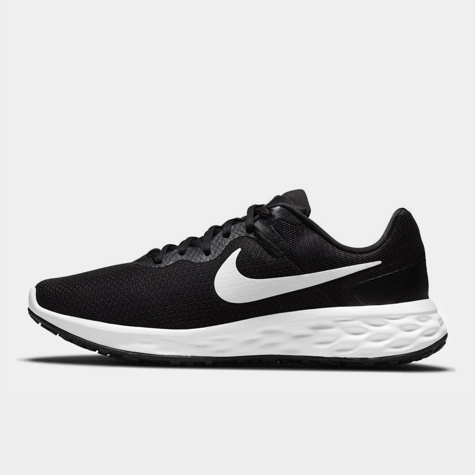 Size 12 Nike Nike Revolution 6 Mens Running Shoe trainers